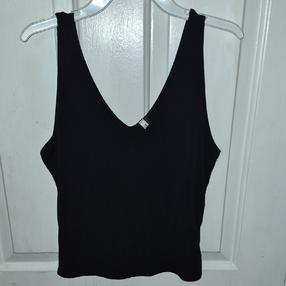 BE COOL Tops - BE COOL Cropped Black V-Neck Tank Top